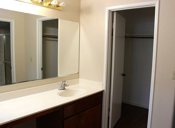 5th image of 1648 Fern Pine Ct