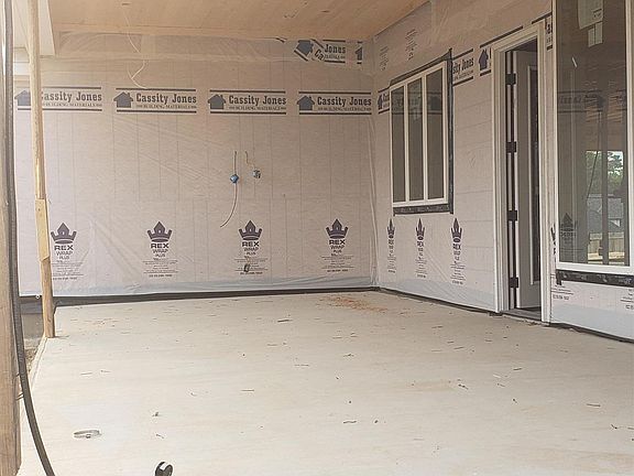 4th image of 2330 Knights Ct