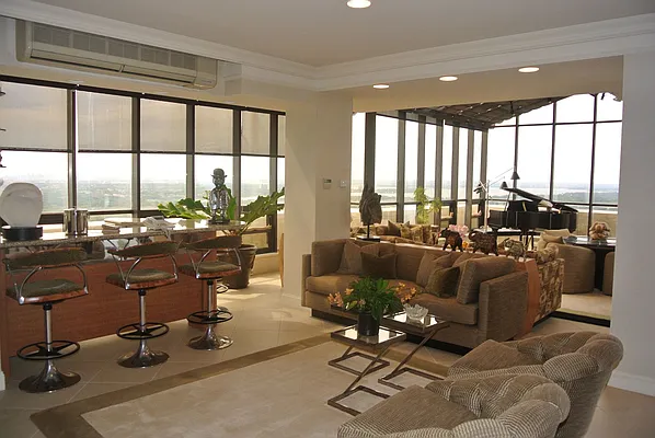 Sold by Akam Sales and Brokerage | media 29