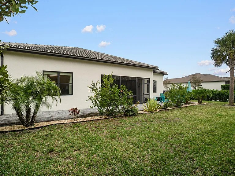 8324 Pedigree Cir — Photo 43