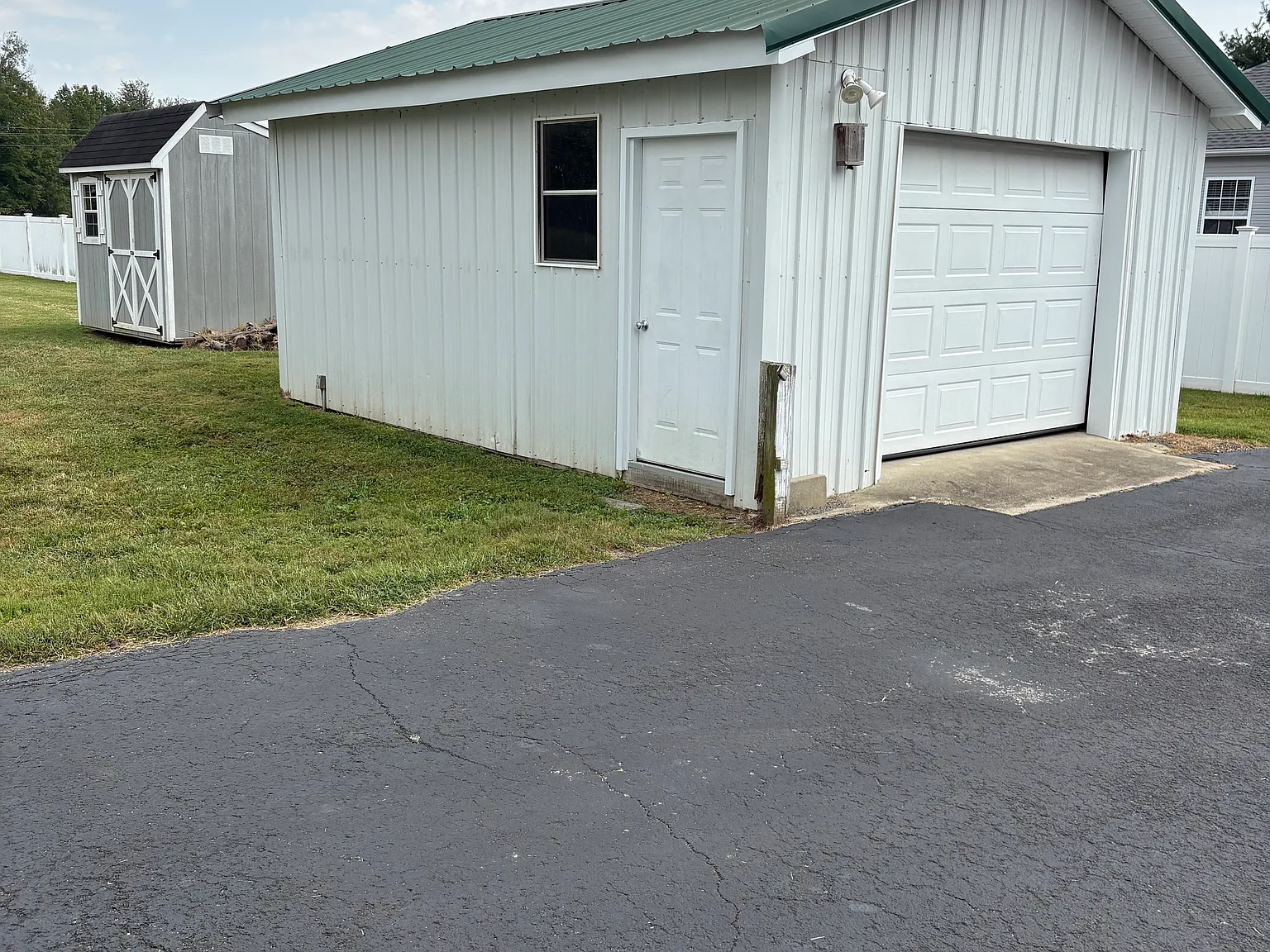 3 bed, 2.5 bath, 1650 sqft, $2,200 — Photo 4