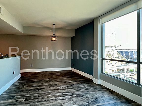 3rd image of 253 10th Ave Unit 1002