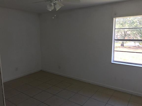 4th image of 773 Lucaya Dr