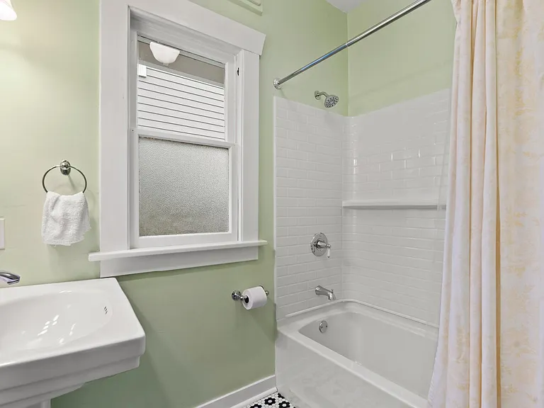 2220 N 46th St — Photo 22