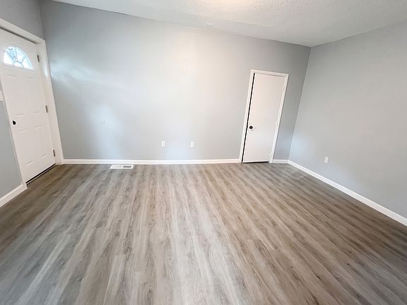 3rd image of 340 W 18th St #3