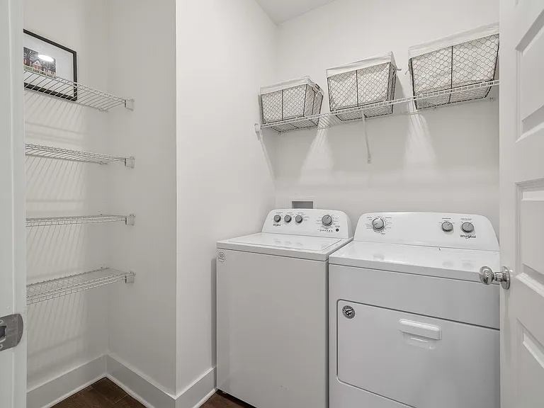 137 Huntley Dr — Photo 15