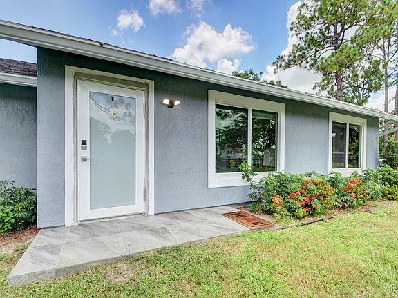 3rd image of 16971 W Wiltshire Drive