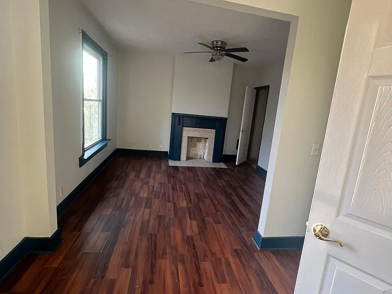409 Zara St — Photo 21