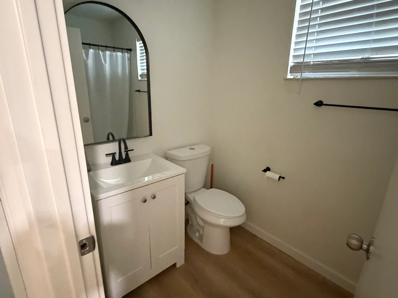 3 bed, 1425 sqft, $2,300 — Photo 4