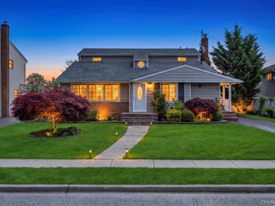 2 Wellesley Lane, Hicksville, NY, 11801