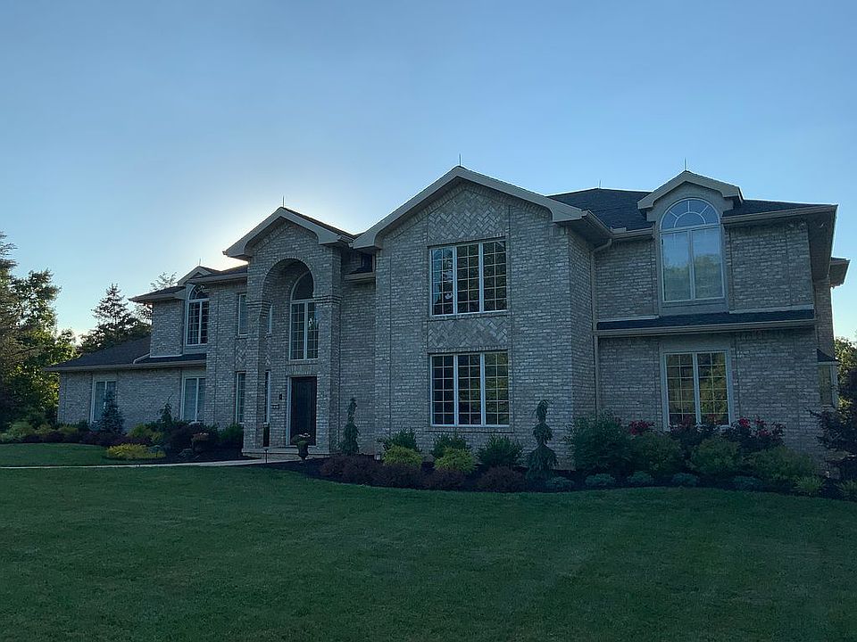 2nd image of 581 Stonehenge Dr