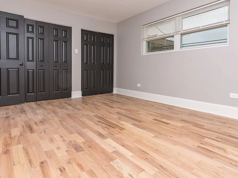 8215 S Ellis — Photo 16