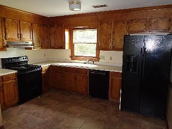 2nd image of 2405 Haybrook Ln