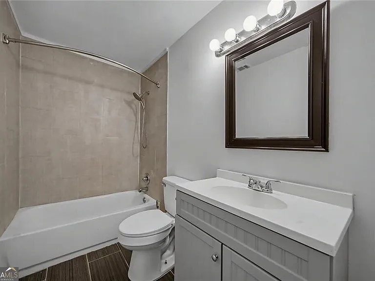 725 Matilda Pl N — Photo 20