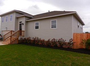 1137 E Meyer Rd, Seabrook, TX 77586