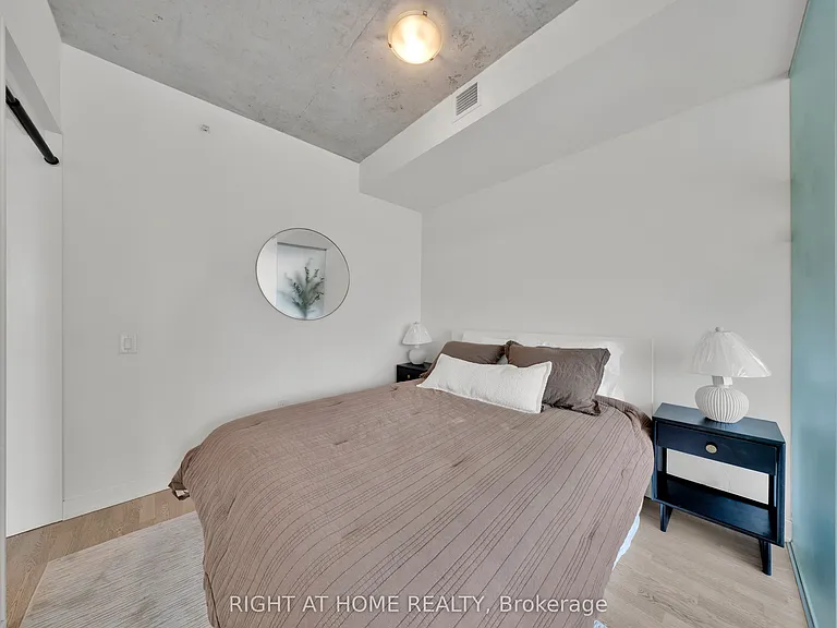 629 King St W #625 — Photo 21