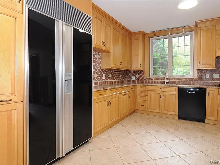 136 Harriman Rd #2 — Photo 7
