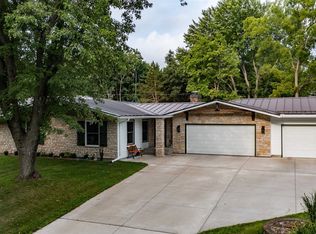 416 S Harrison St, Waupaca, WI 54981