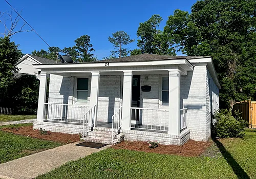 24 Mercer Ave Photo 1