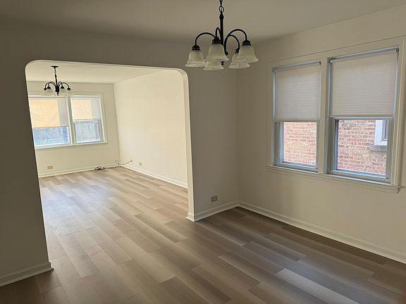 3rd image of 5746 N Kimball Ave