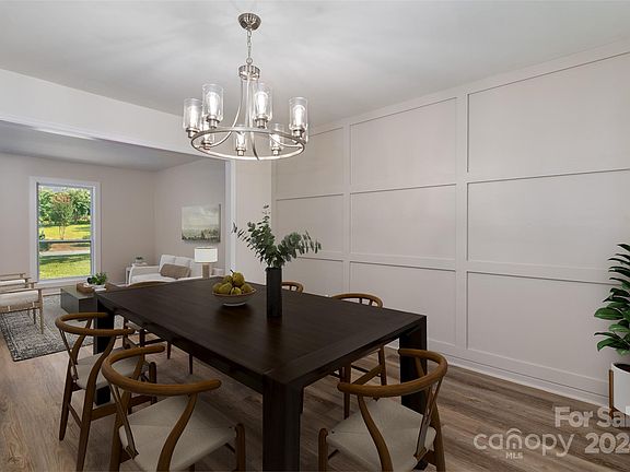4th image of 2201 Knickerbocker Dr