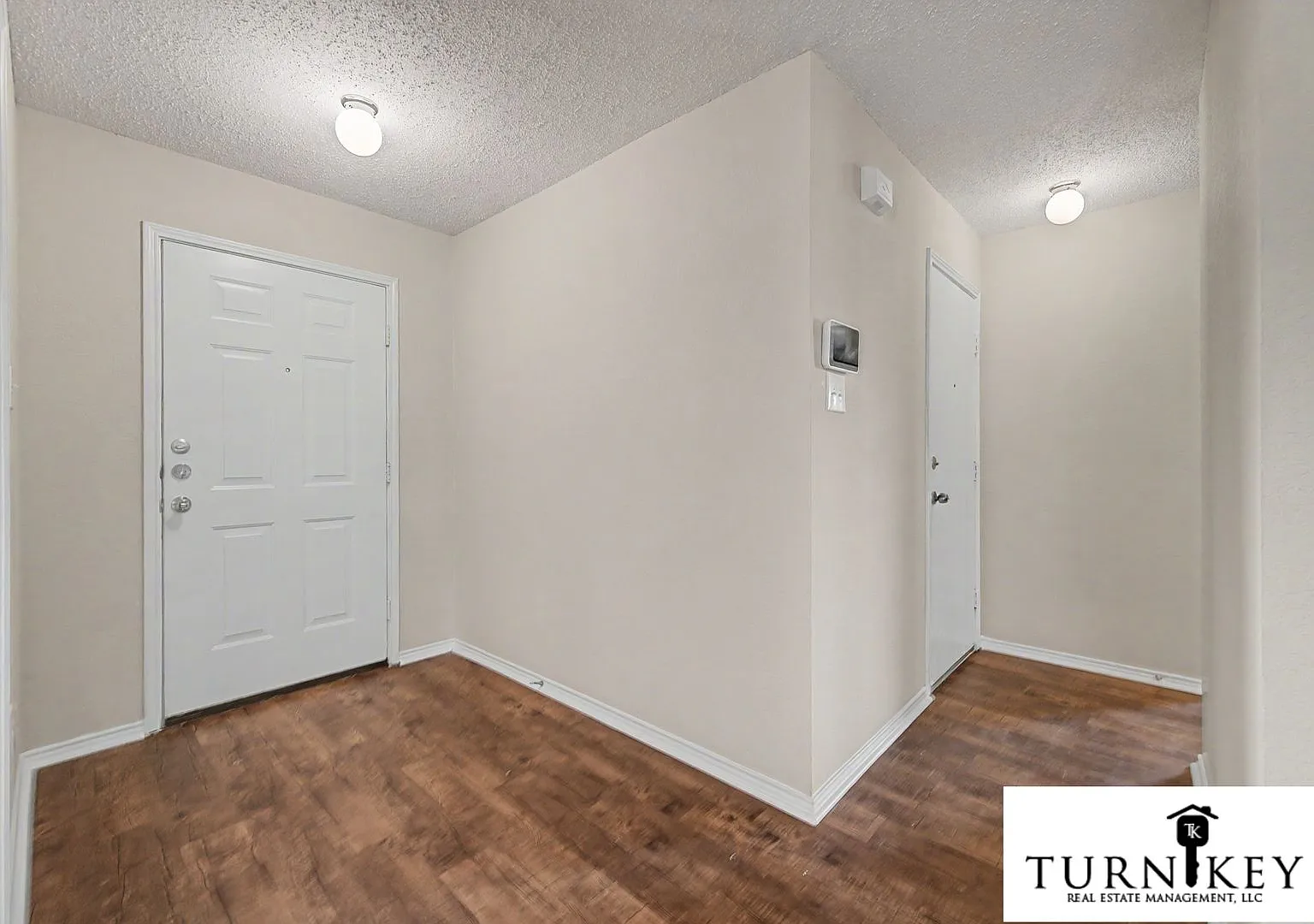 Beautiful 3/2 in Prime Fort Worth Minutes from Lake Worth & Downtown! — Photo 4