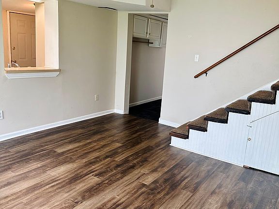 3rd image of 512 Wainwright Ave