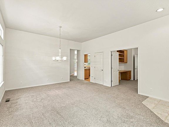 4th image of 17403 Alexandra Way