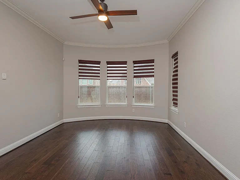 9704 Tanen Dr — Photo 10