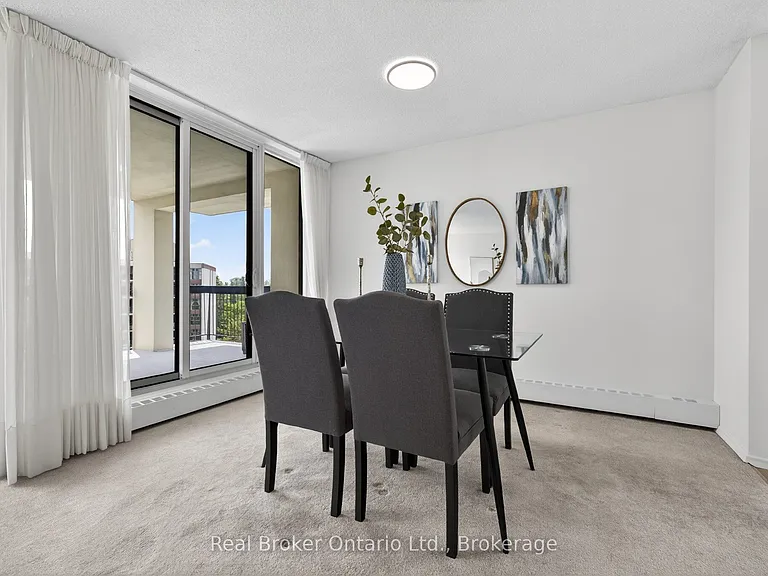 23 Woodlawn Rd E #811 — Photo 11