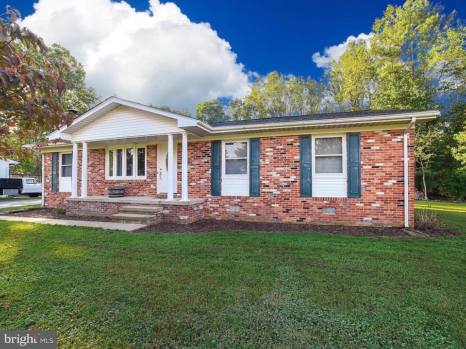 1st image of 44687 Emma Ln