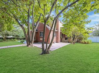 302 Gillette St, Dix Hills, NY 11746