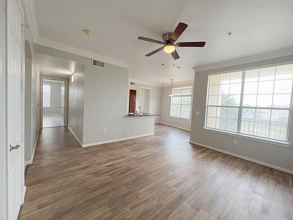 4th image of 7575 Kirby Dr APT 2214
