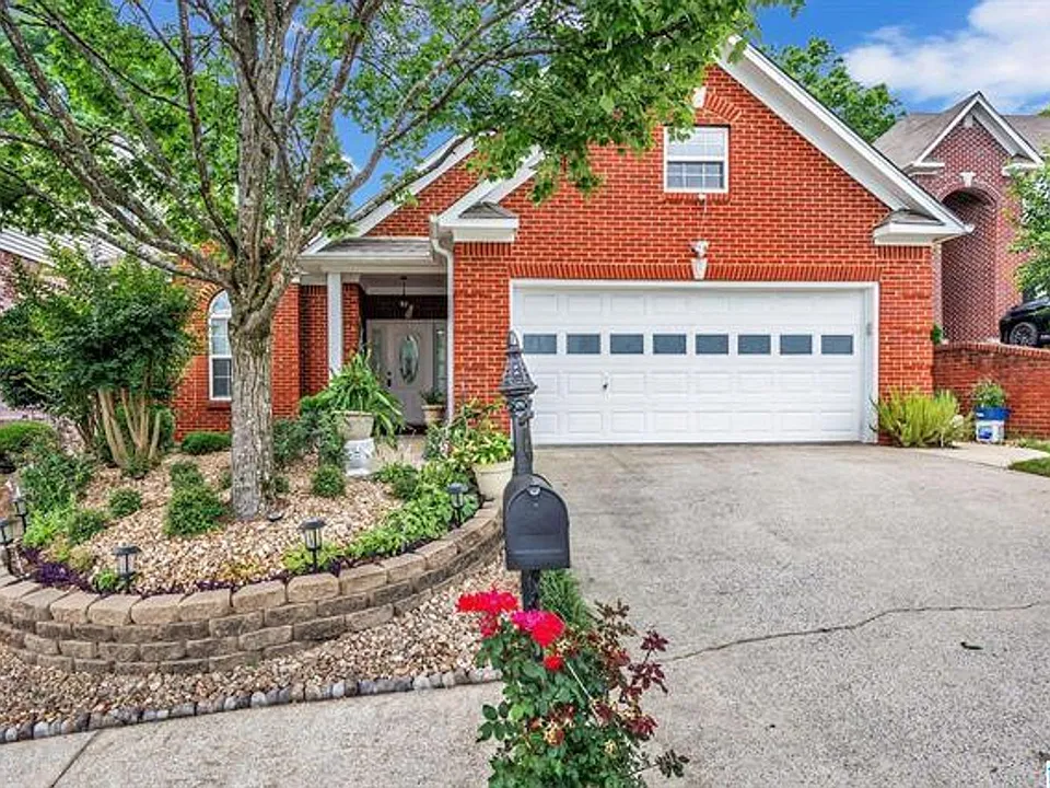 3025 English Oaks Cir