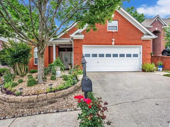 3025 English Oaks Cir, Vestavia, AL 35226