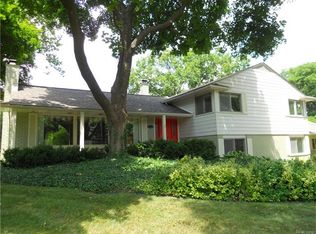 937 Rock Spring Rd, Bloomfield Hills, MI 48304