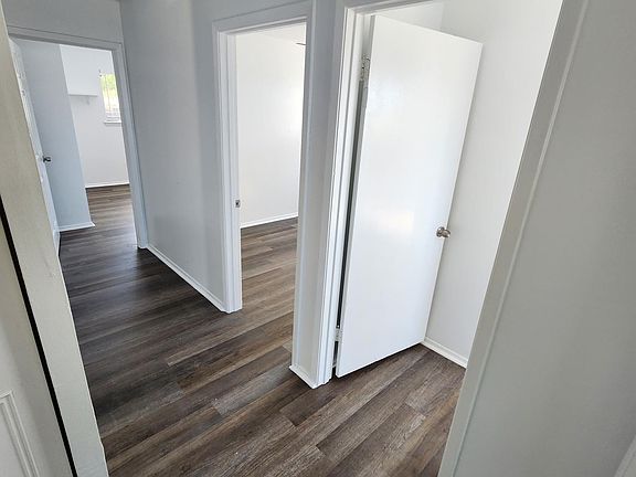 5th image of 142 Hillcrest Dr