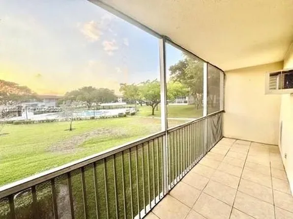200 SW 132nd Way APT 209L, Hollywood, FL 33027