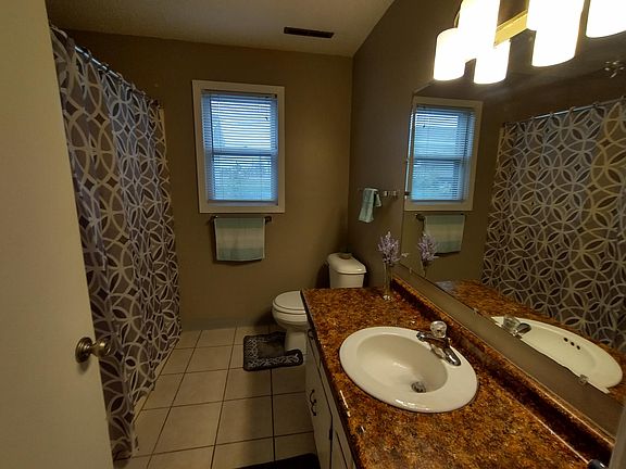 5th image of 413 7th Ave E #B