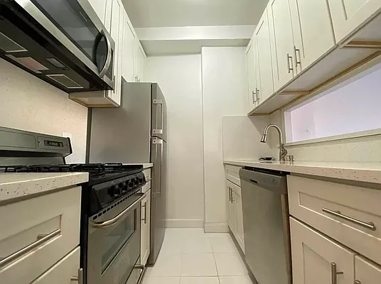 Rented by Compass | media 13