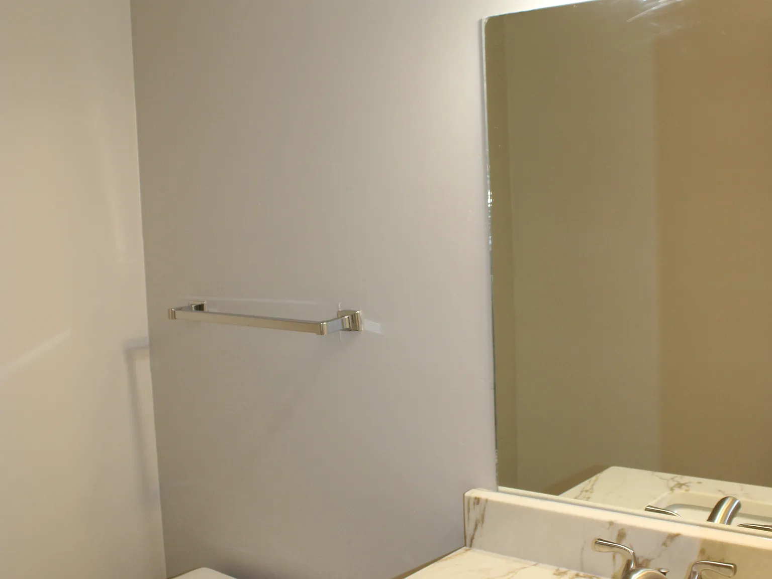 3 bed, 2.5 bath, 1452 sqft, $1,900 — Photo 4