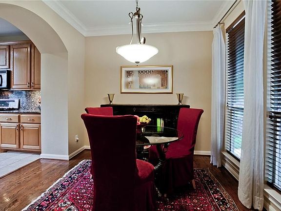 3rd image of 3905 Holland Ave