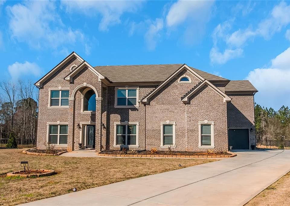 1st image of 208 Camdale Ct