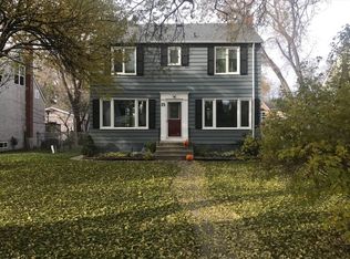 15 Rosewood Pl, Winnipeg, MB R2H1M5