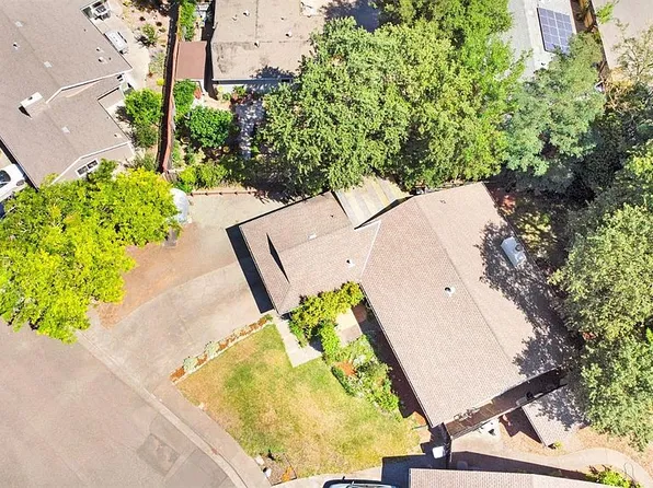 19340 Solano Ct, Sonoma, CA 95476