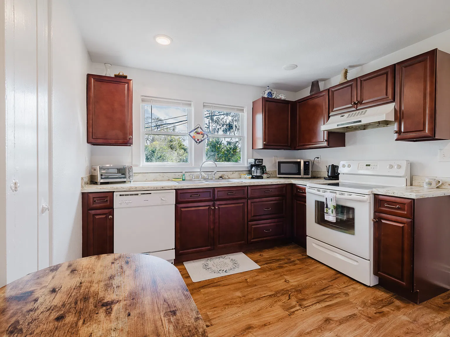 2 bed, 800 sqft, $1,550 — Photo 3
