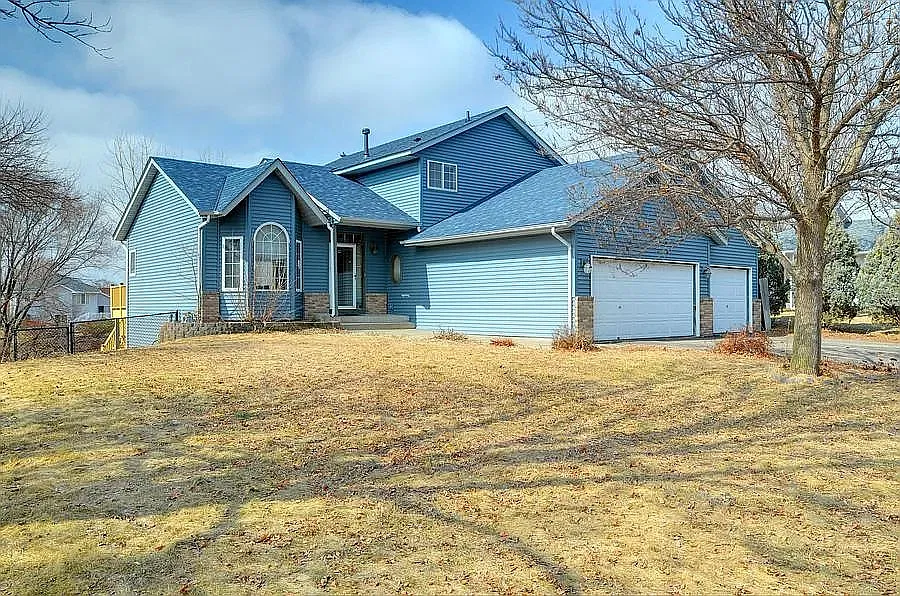 5 bed, 2686 sqft, $3,395 — Photo 1
