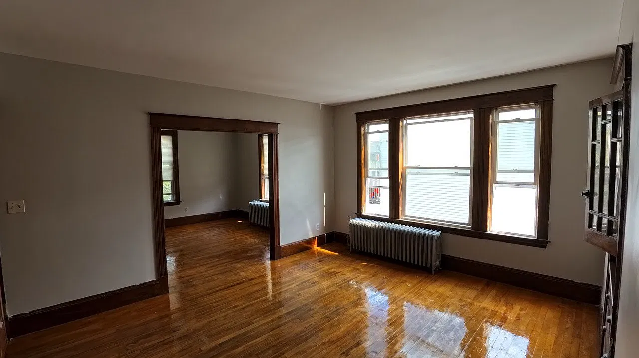 3 bed, 1200 sqft, $1,850 — Photo 1