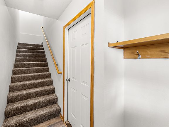 3rd image of 1272 SE Village View Ln