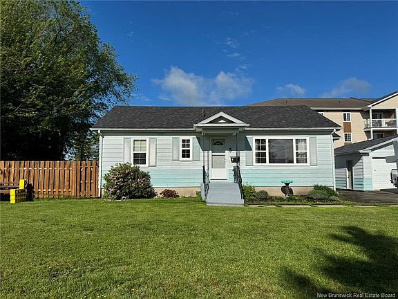 2nd image of 5 Wentworth Dr